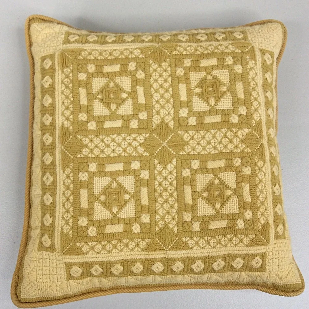 Vintage Needlepoint Handmade Decor Pillow Zipped Cover Craftsman Cottage Shabby